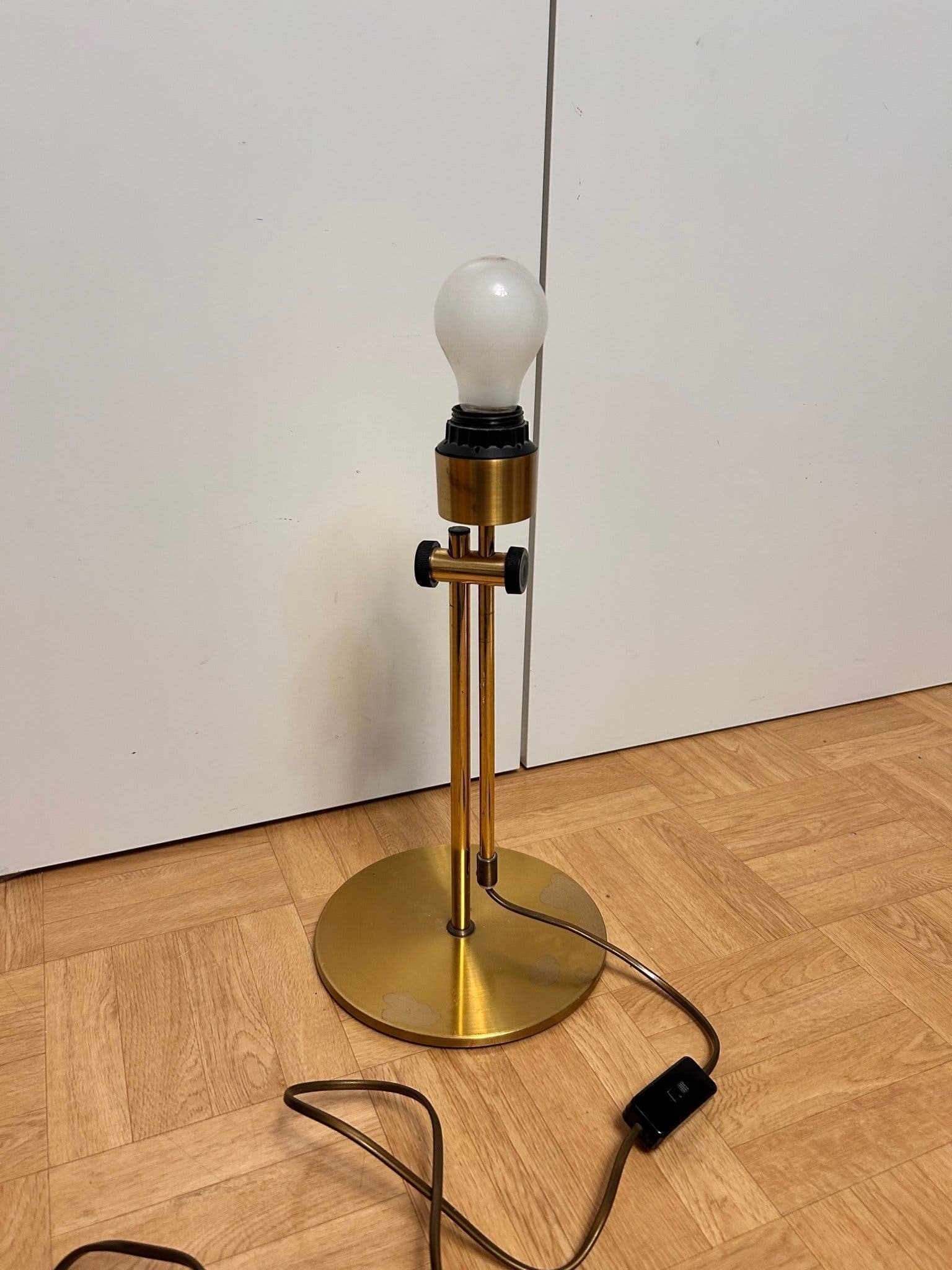 Vintage BORDSLAMPA, mässing, Gemi, Granhaga AB, Töreboda, 1900-tal.