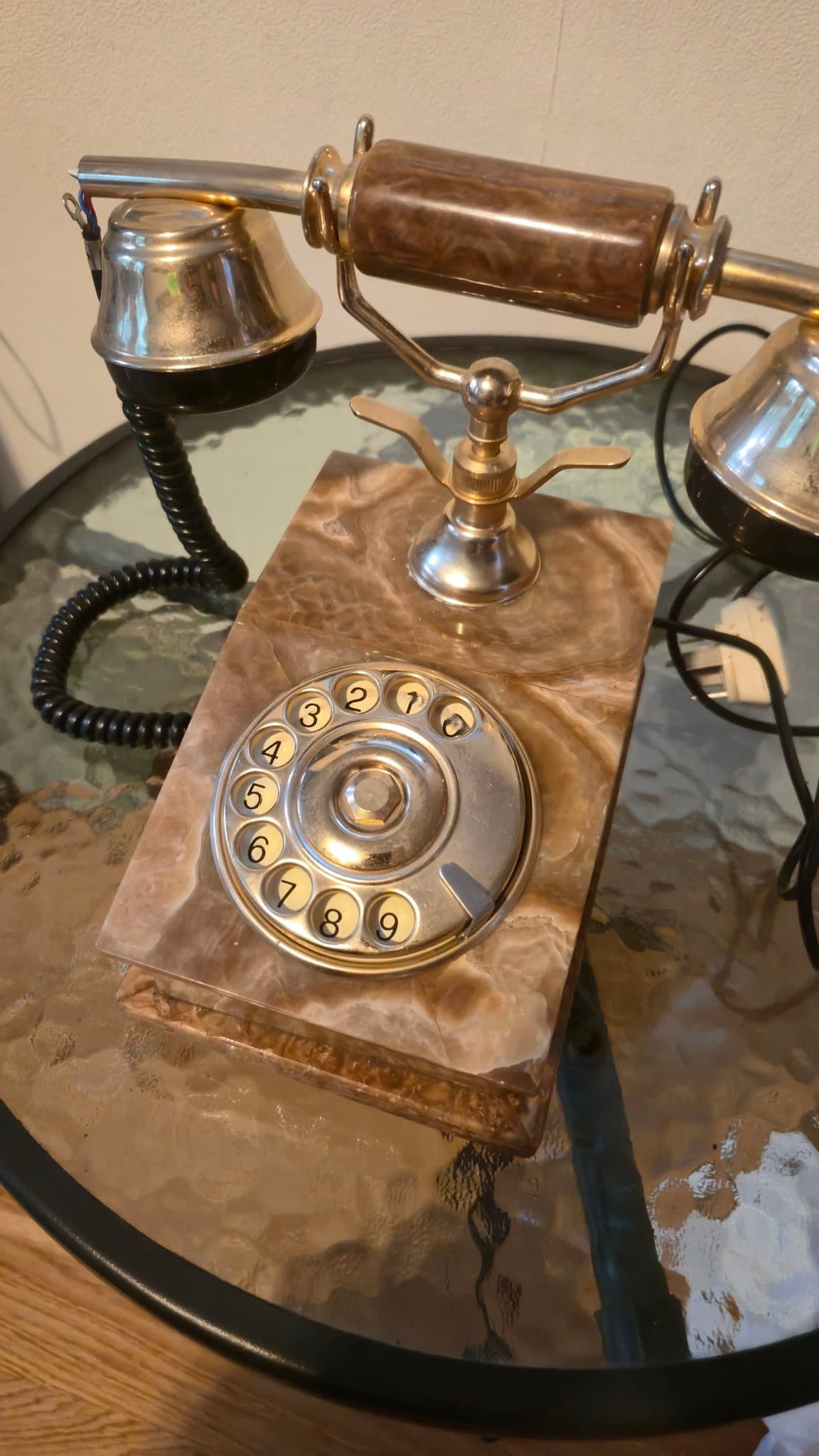 Vintage retrotelefon i äkta sten / onyx-look – tung & exklusiv modell, Italien?