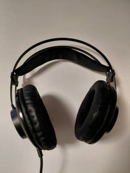AKG K72 Hörlurar
