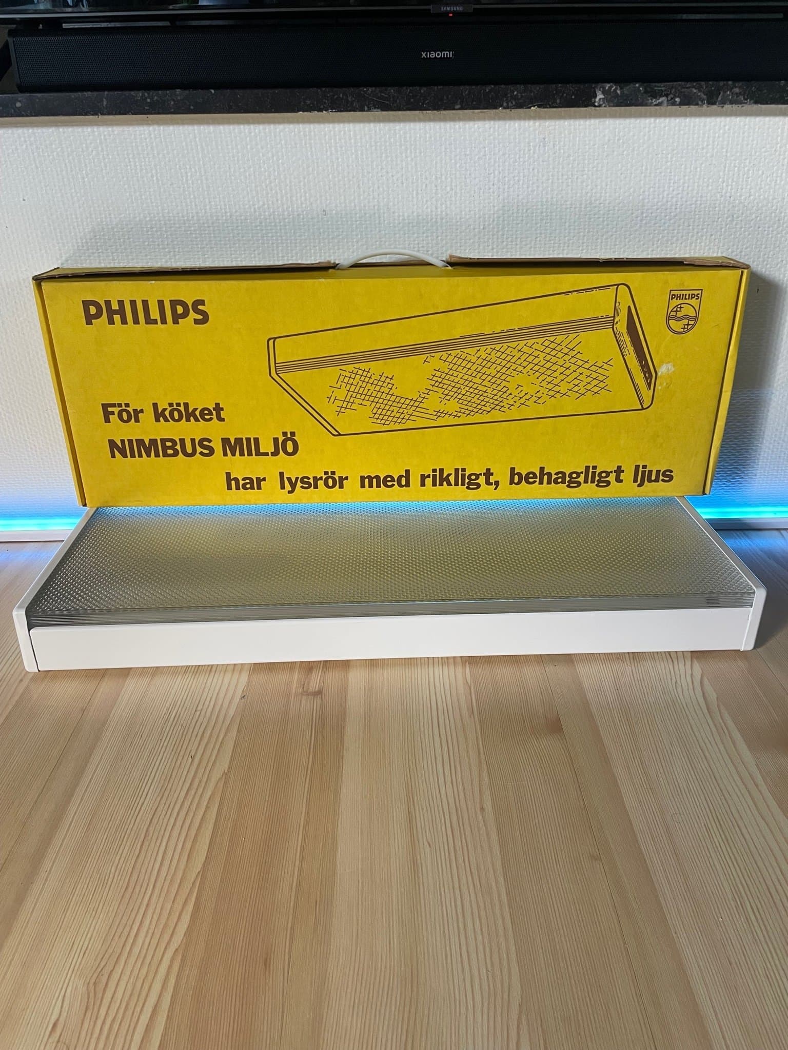 VINTAGE PHILIPS KÖKSLAMPA NIMBUS MILJÖ | Metall | 1980-tal | Scandinavian