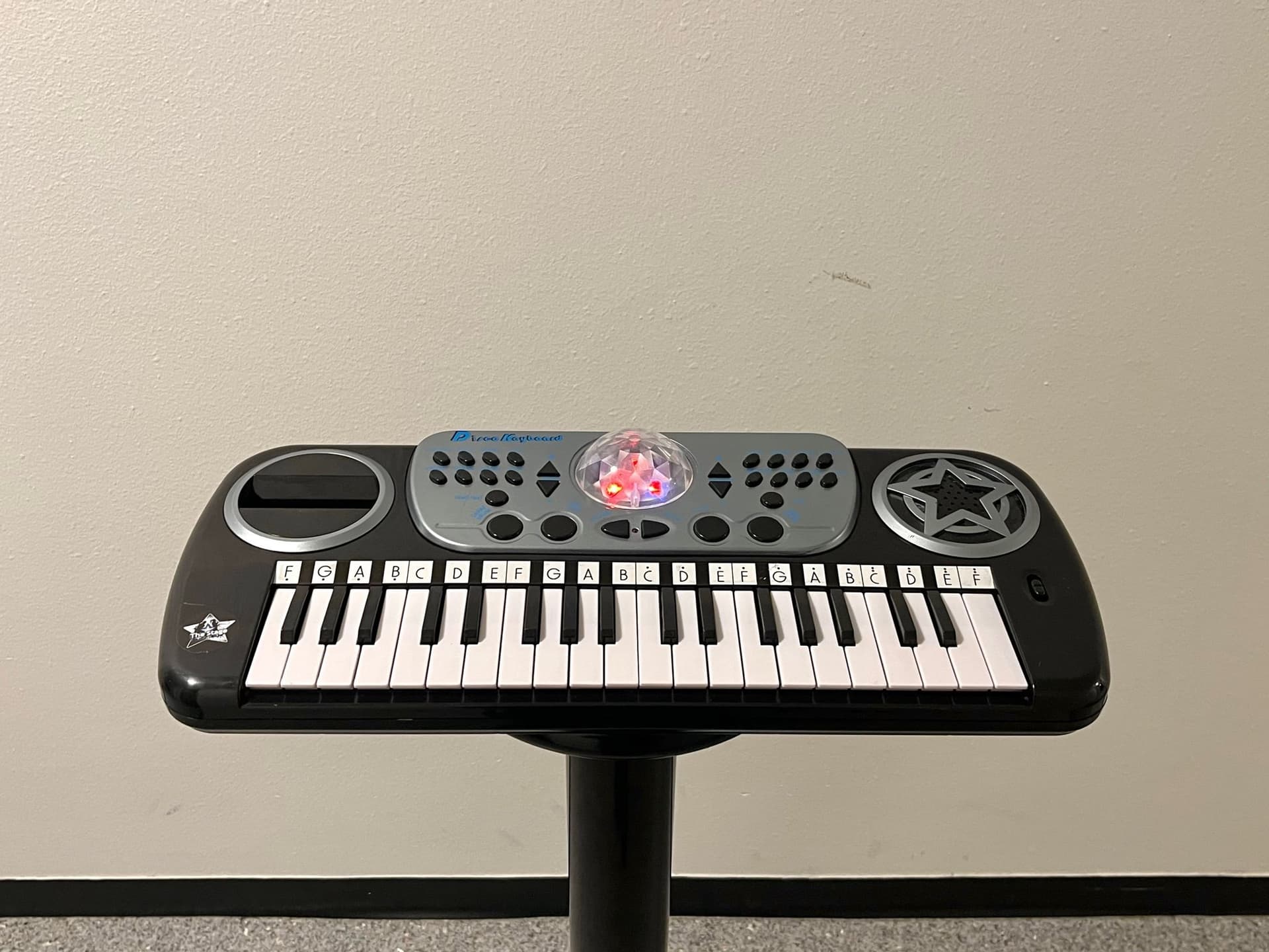 Disco Keyboard - leksaks keyboard med blinkande discolampa