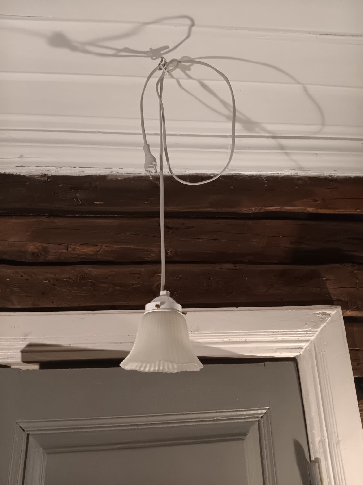 1 st fönsterlampa med glasskärm.