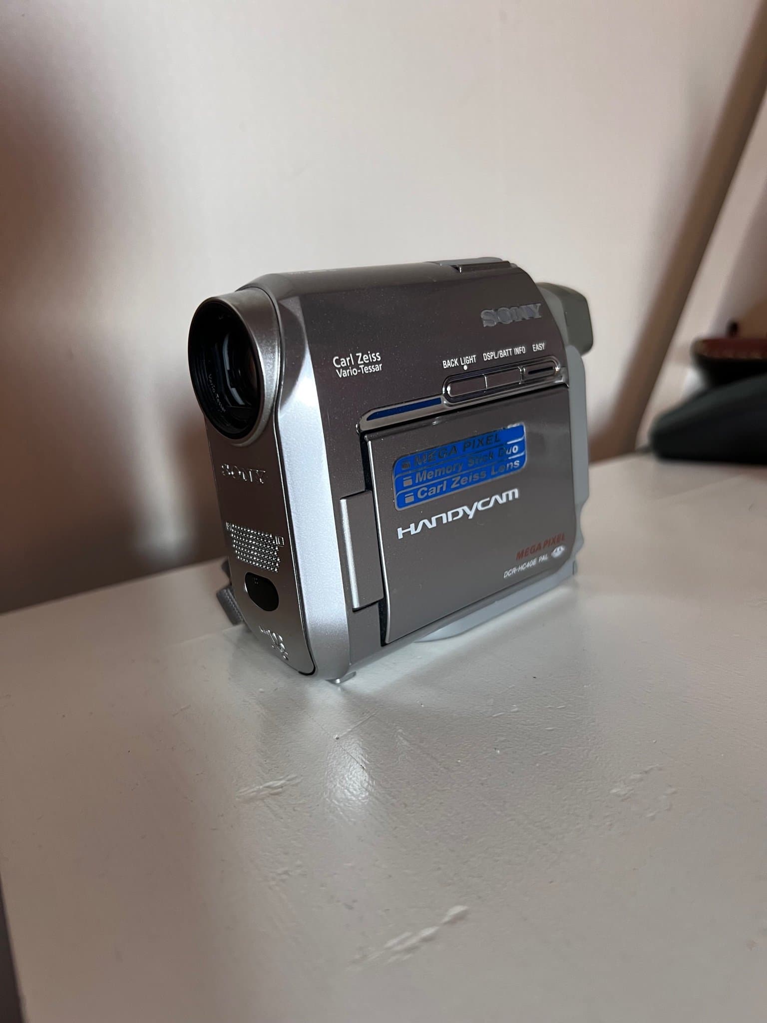 Sony Handycam DCR-HC40E videokamera läs