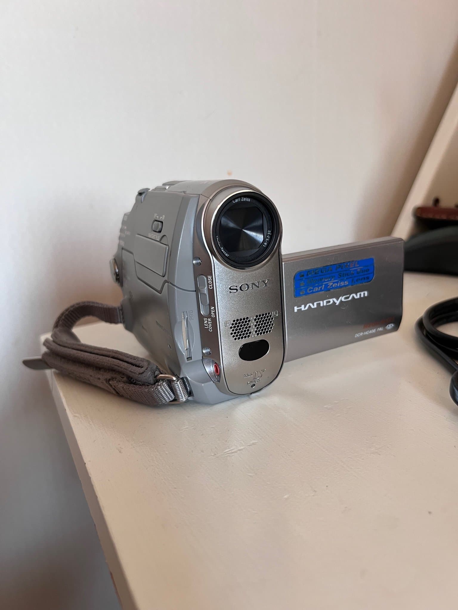 Sony Handycam DCR-HC40E videokamera läs