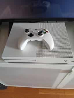 Xbox One S med spel