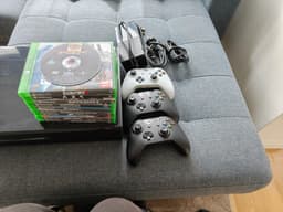 Nyservad Xbox One – 3 Kontroller & 14 Spel
