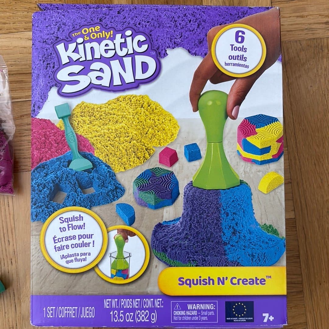 Kinetic Sand Squish N' Create