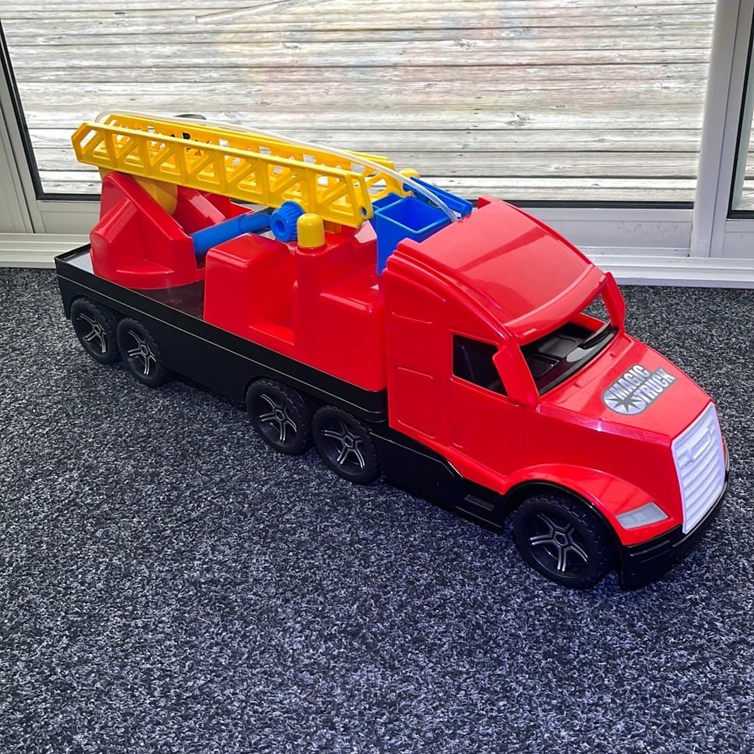 Wader Magic Truck Brandbil med Stege och Vattenspruta