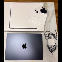 MacBook Air M2, 13”, 8Gb minne, 256Gb hårddisk, midnight blue