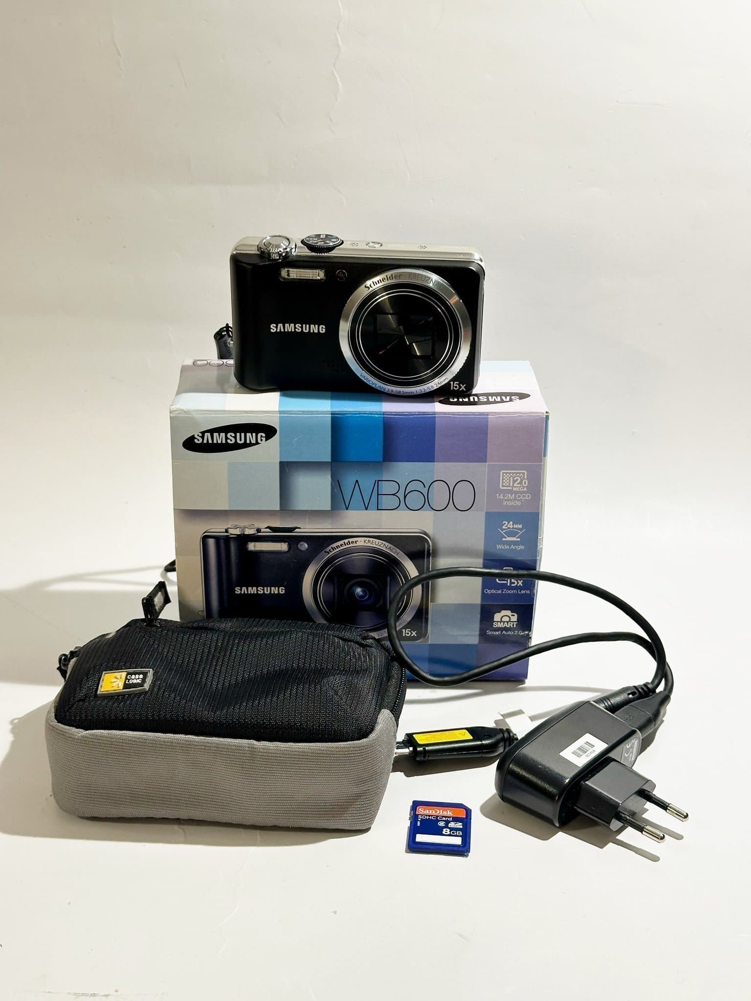 Samsung WB600 Digitalkamera Med Alla Tillbehör - SUPER SKICK!
