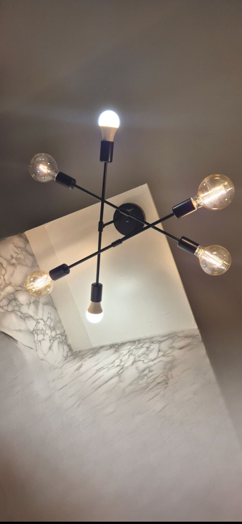 Retro taklampa – Robust design med modern känsla