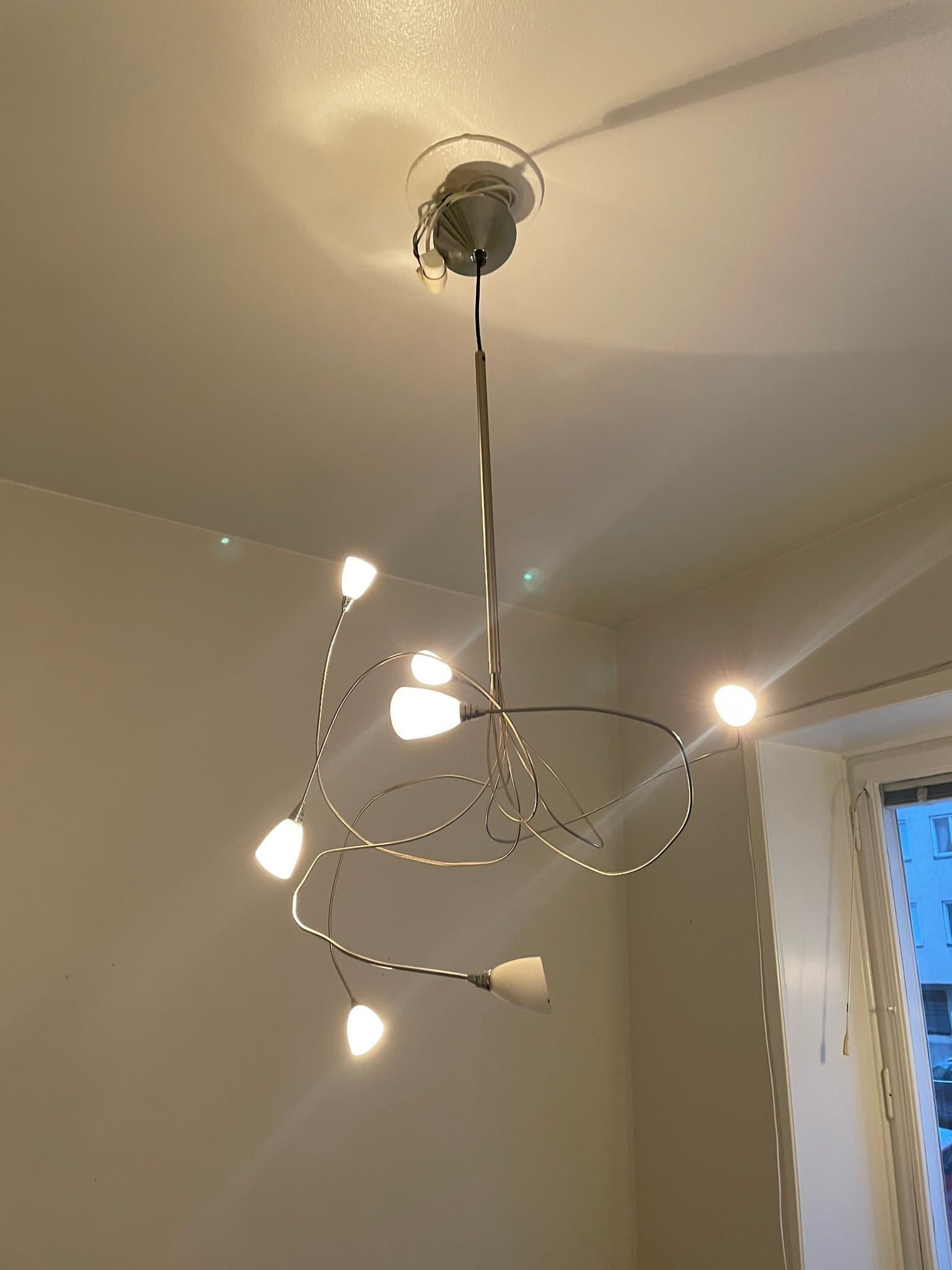 Taklampa takkrona dimbar 90/00-tal krom/silver vit design dimbar