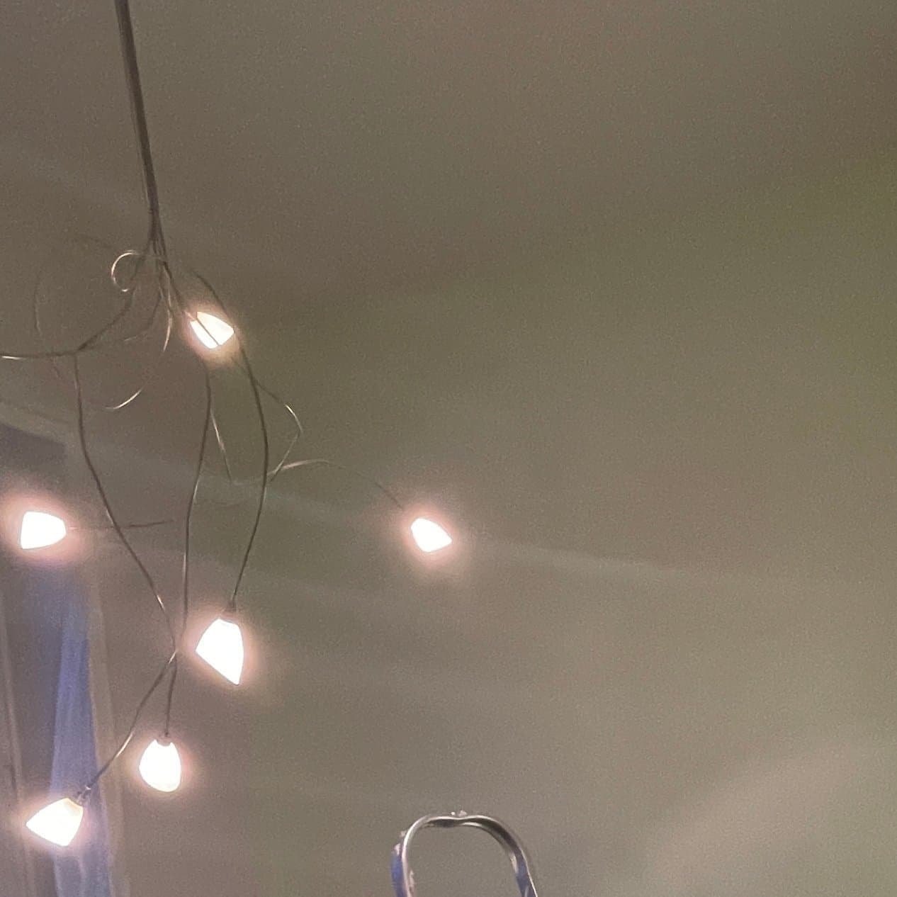 Taklampa takkrona dimbar 90/00-tal krom/silver vit design dimbar
