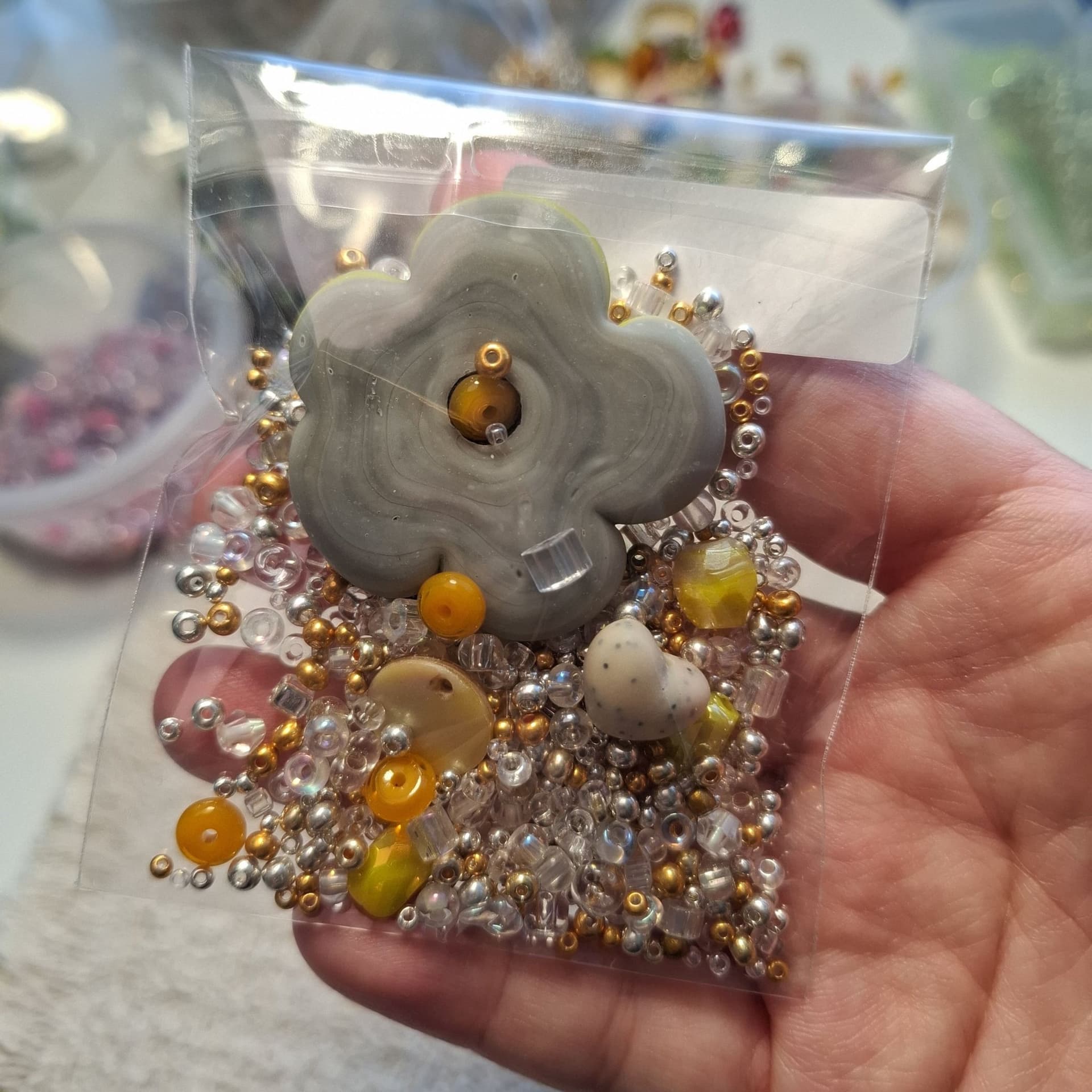 Mixed beads 42g