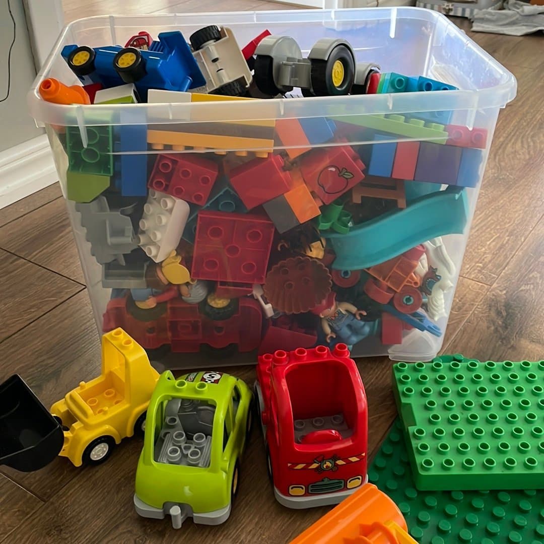 LEGO DUPLO blandade byggklossar och fordon