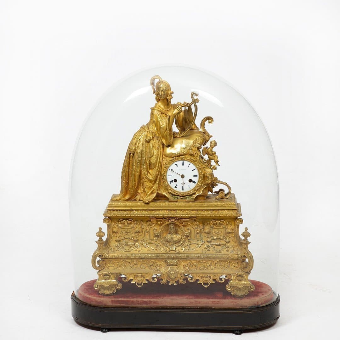 BORDSPENDYL, nyrenässans, urtavla och urverk märkt "F.L.Hausburg, A Paris", 1800