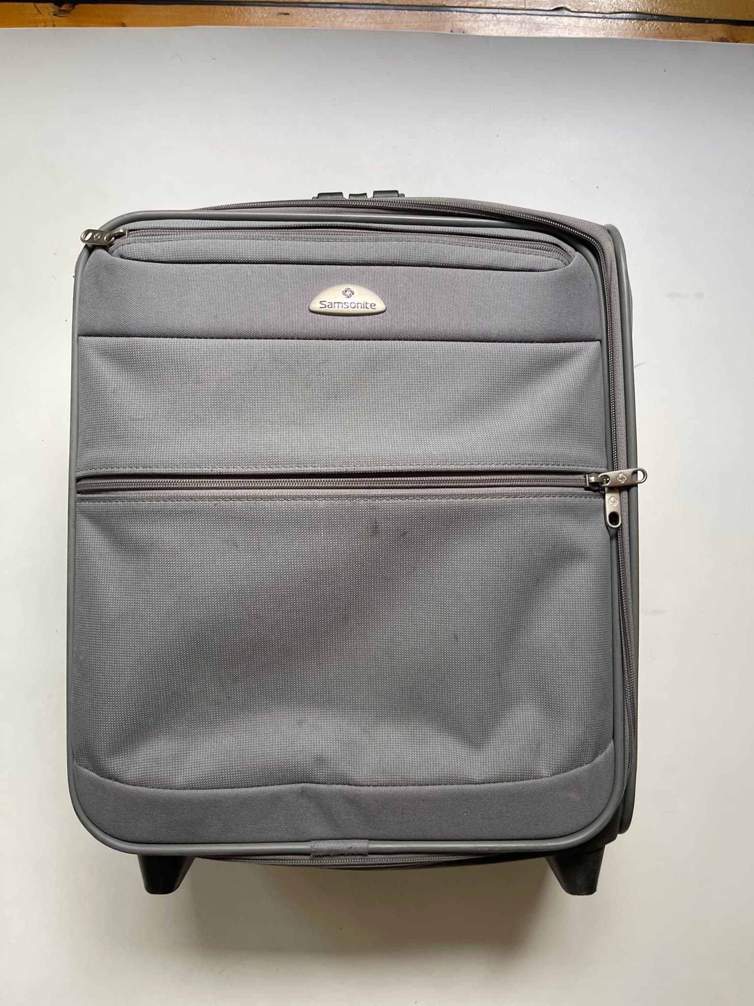 Samsonite liten carryon Resväska Grå -gott använt skick