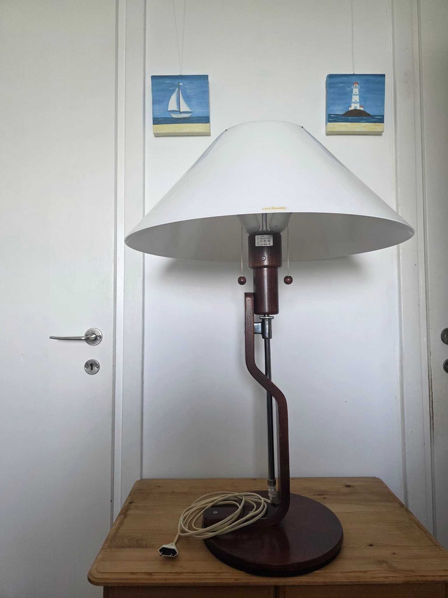 Bordslampa av Lars Bessfelt för Ateljé Lyktan, Åhus, Sverige