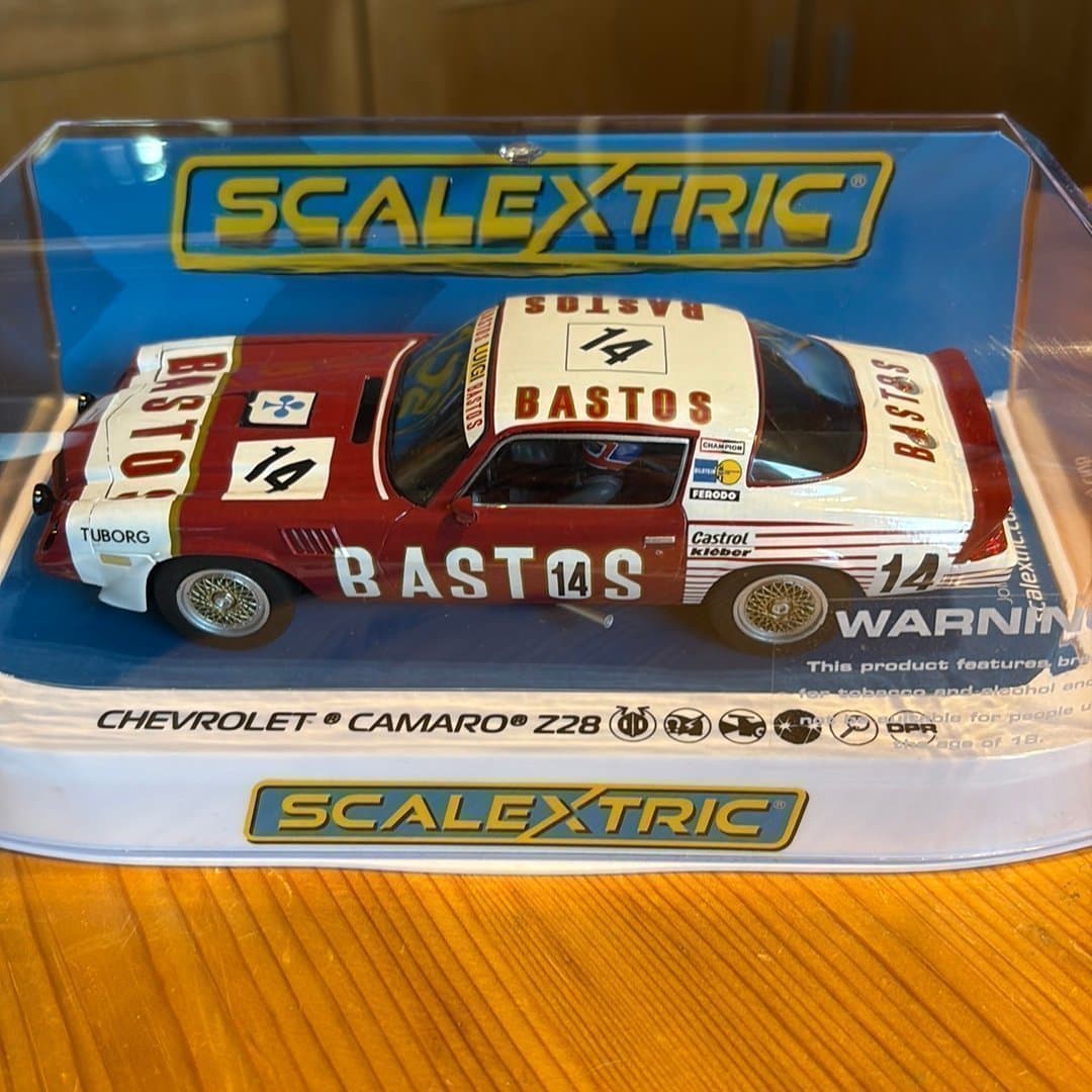 Scalextric Chevrolet Camaro Z28 Bastos