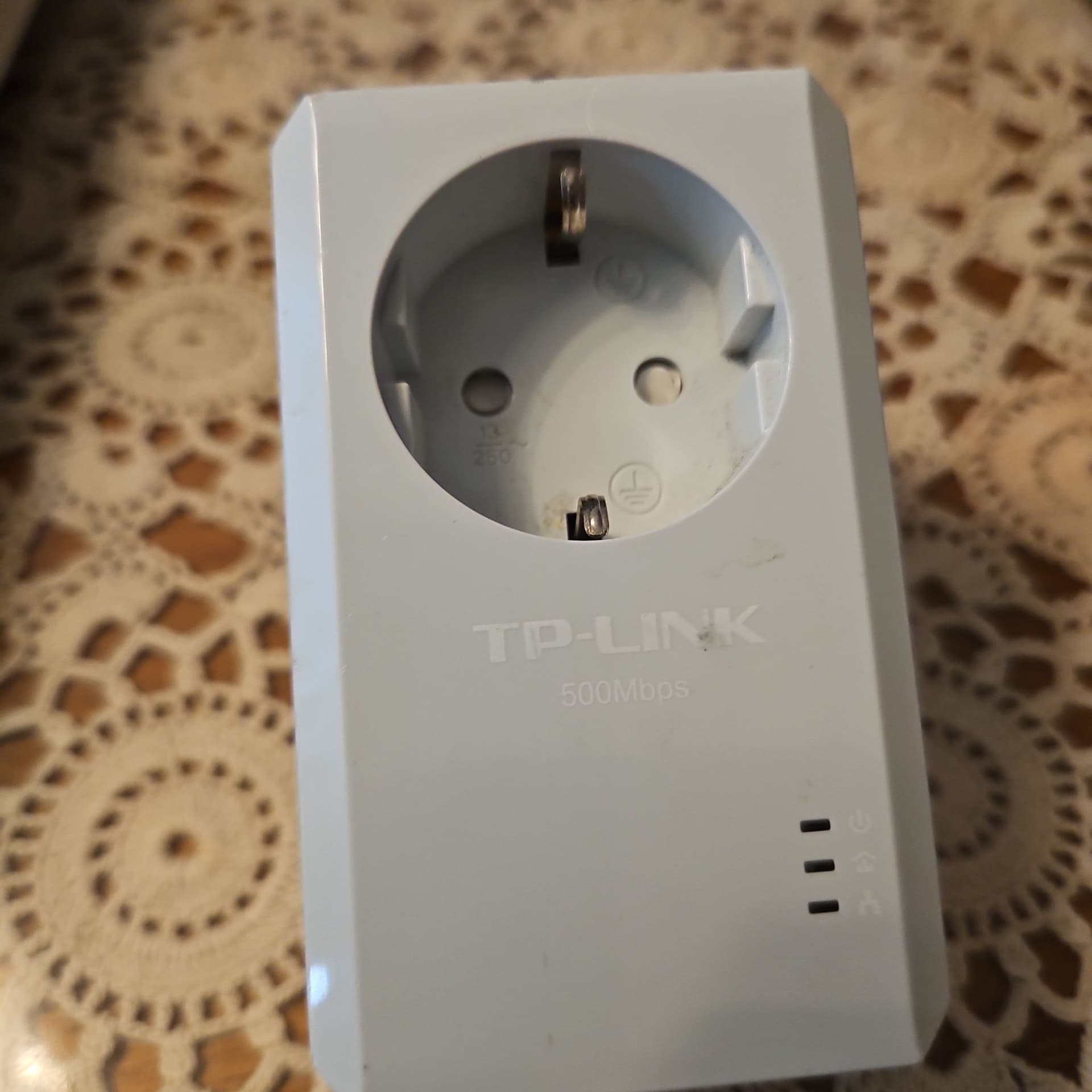 TP-Link AV500 Powerline Adapter med AC Pass Through