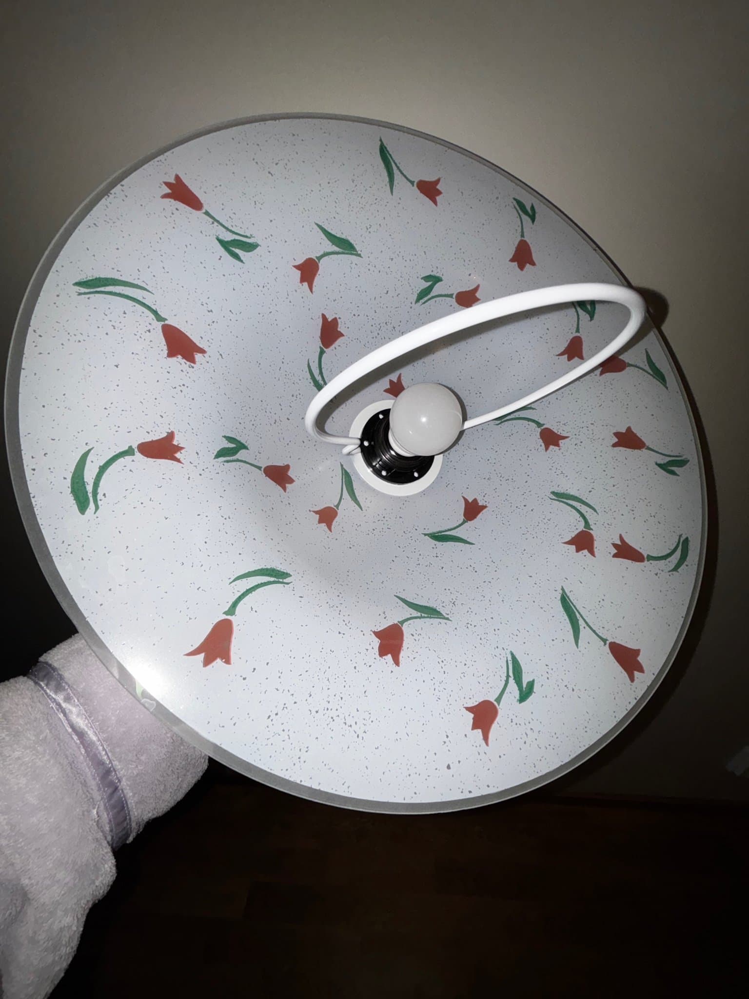 Taklampa med blommönster
