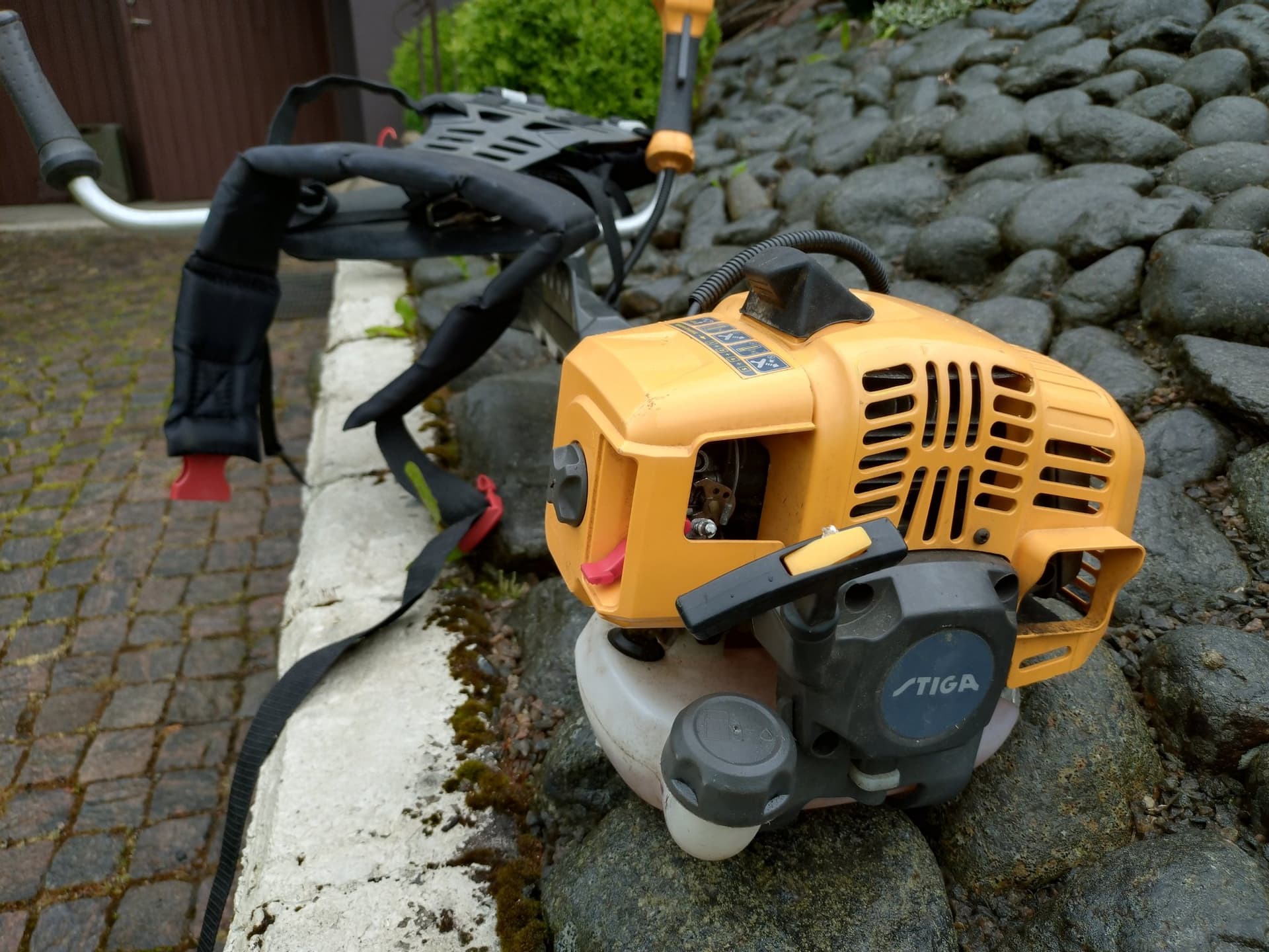 Stiga SBC 232 D Bensindriven Grästrimmer