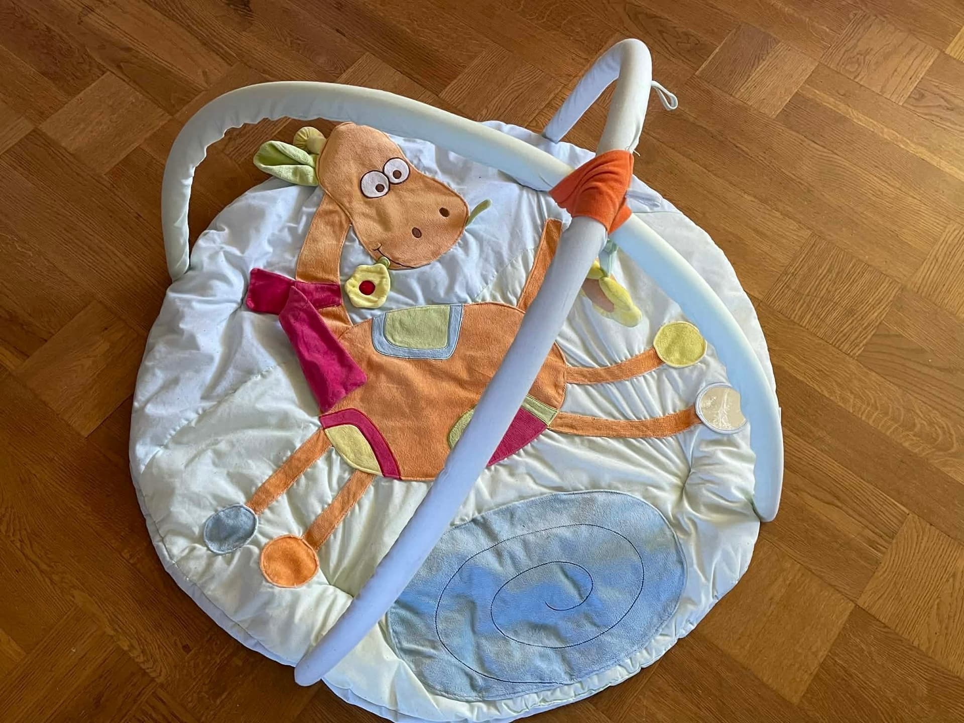 Babygym med lekmattor