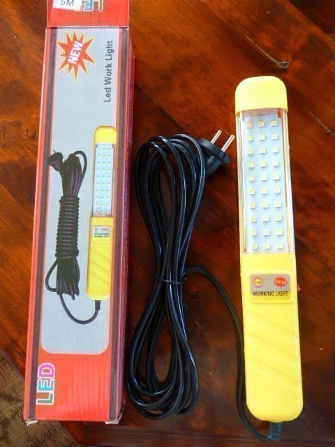 LED Arbetslampa 230 V med 5 m-s sladd!