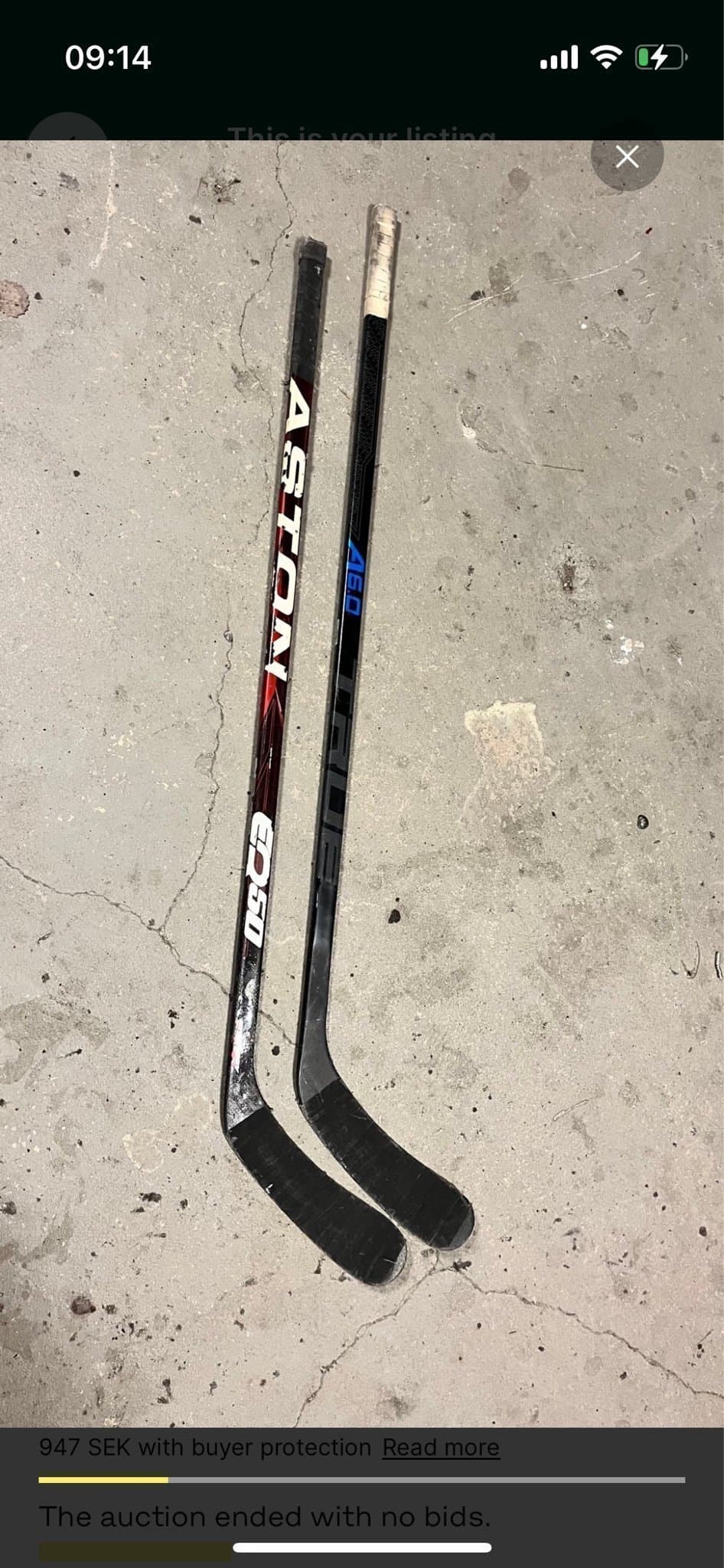 Två ishockeyklubbor - Easton EQ50 och True A6.0