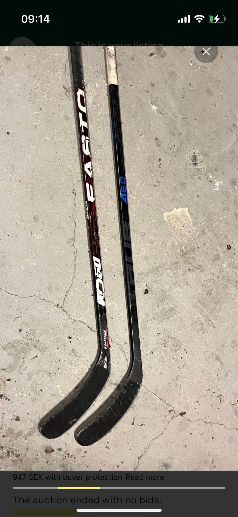 Två ishockeyklubbor - Easton EQ50 och True A6.0