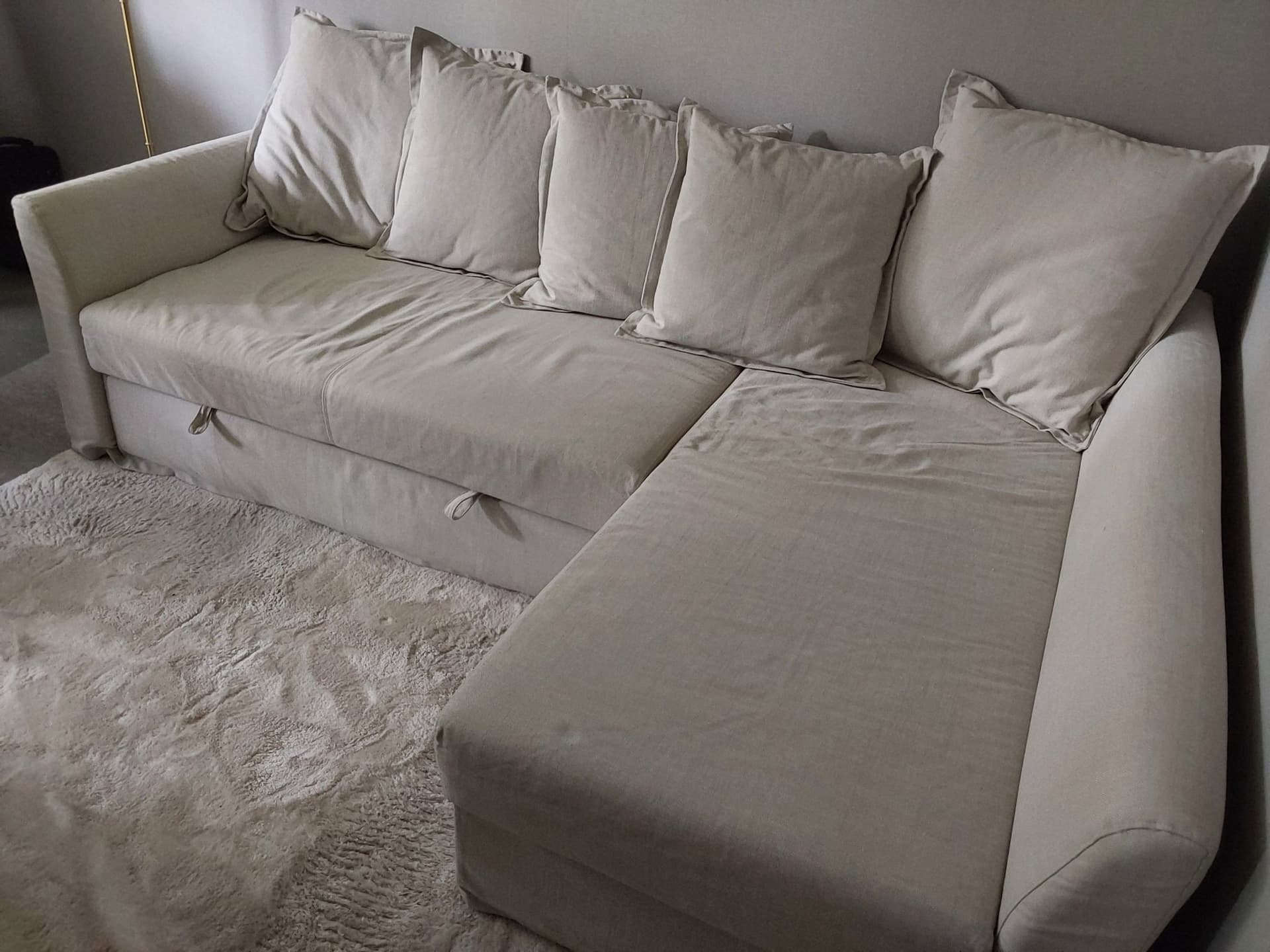 Bäddsoffa med divan och förvaring