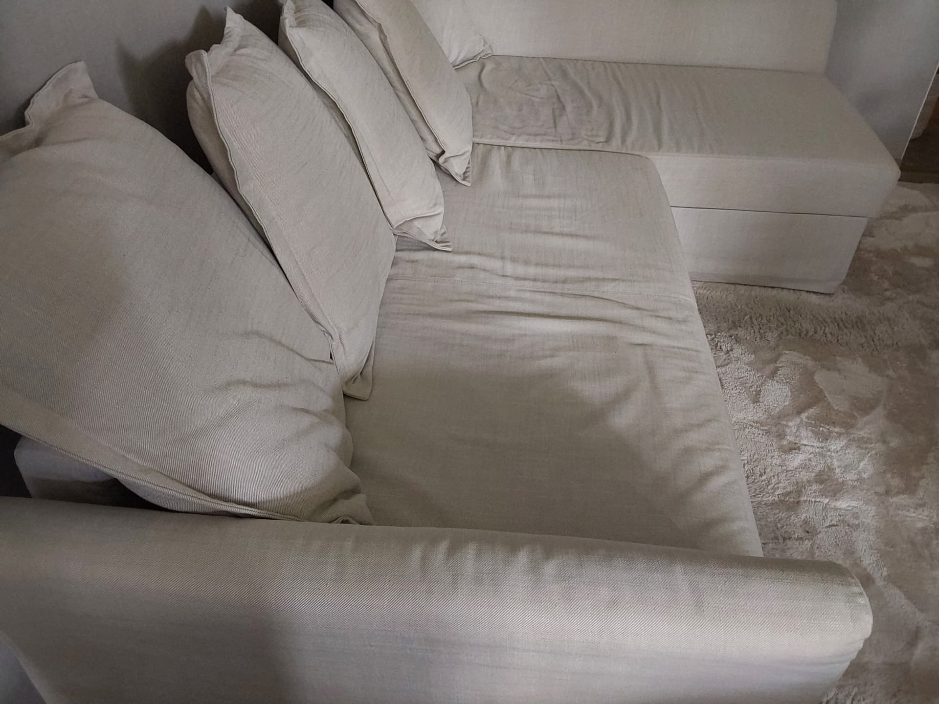 Bäddsoffa med divan och förvaring