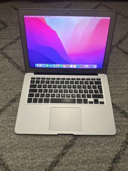 MacBook Air 13.3" 2017 - Intel Core i5 / 8GB RAM / 128GB SSD