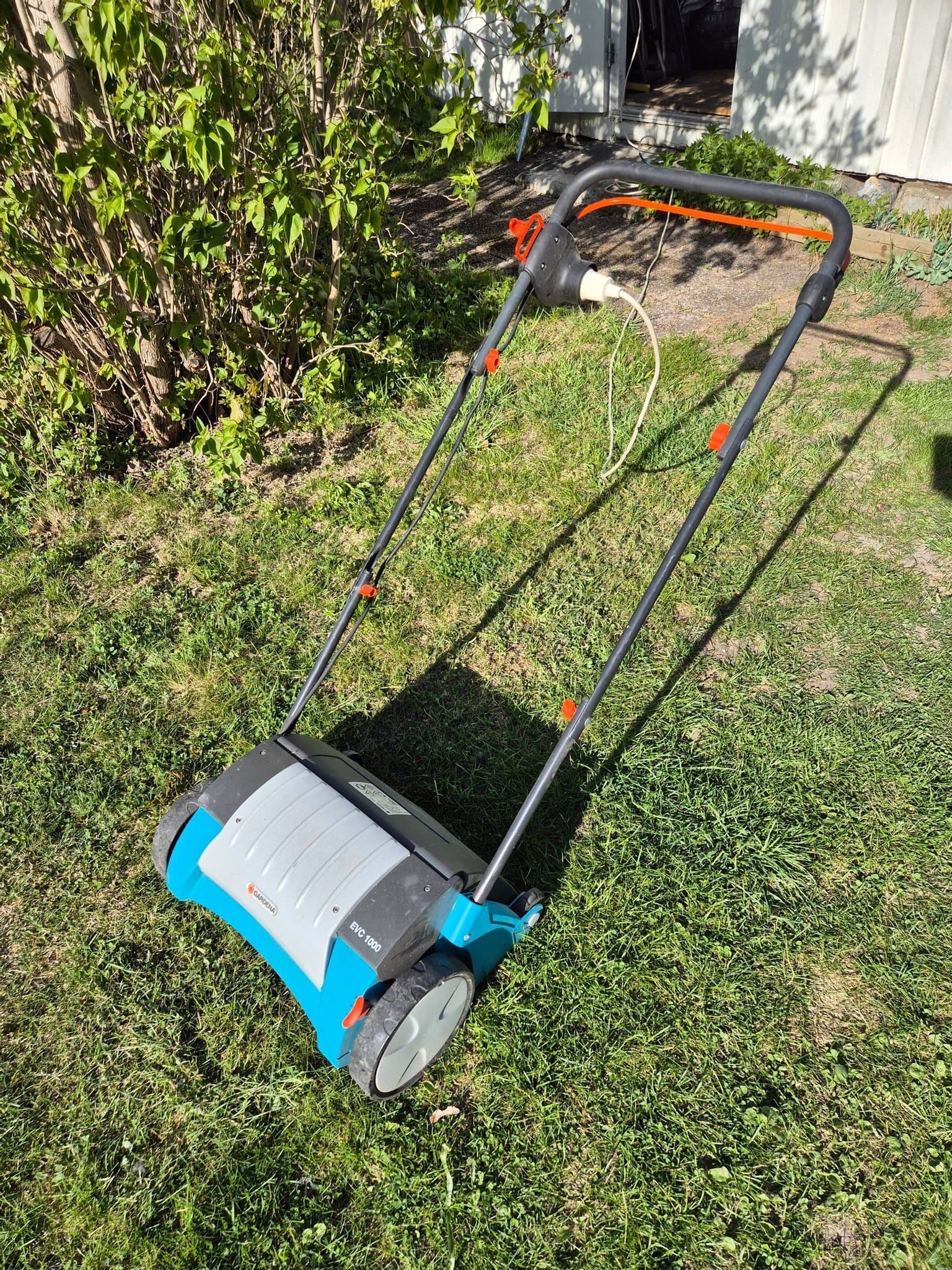 Vertikalskärare Gardena EVC 1000