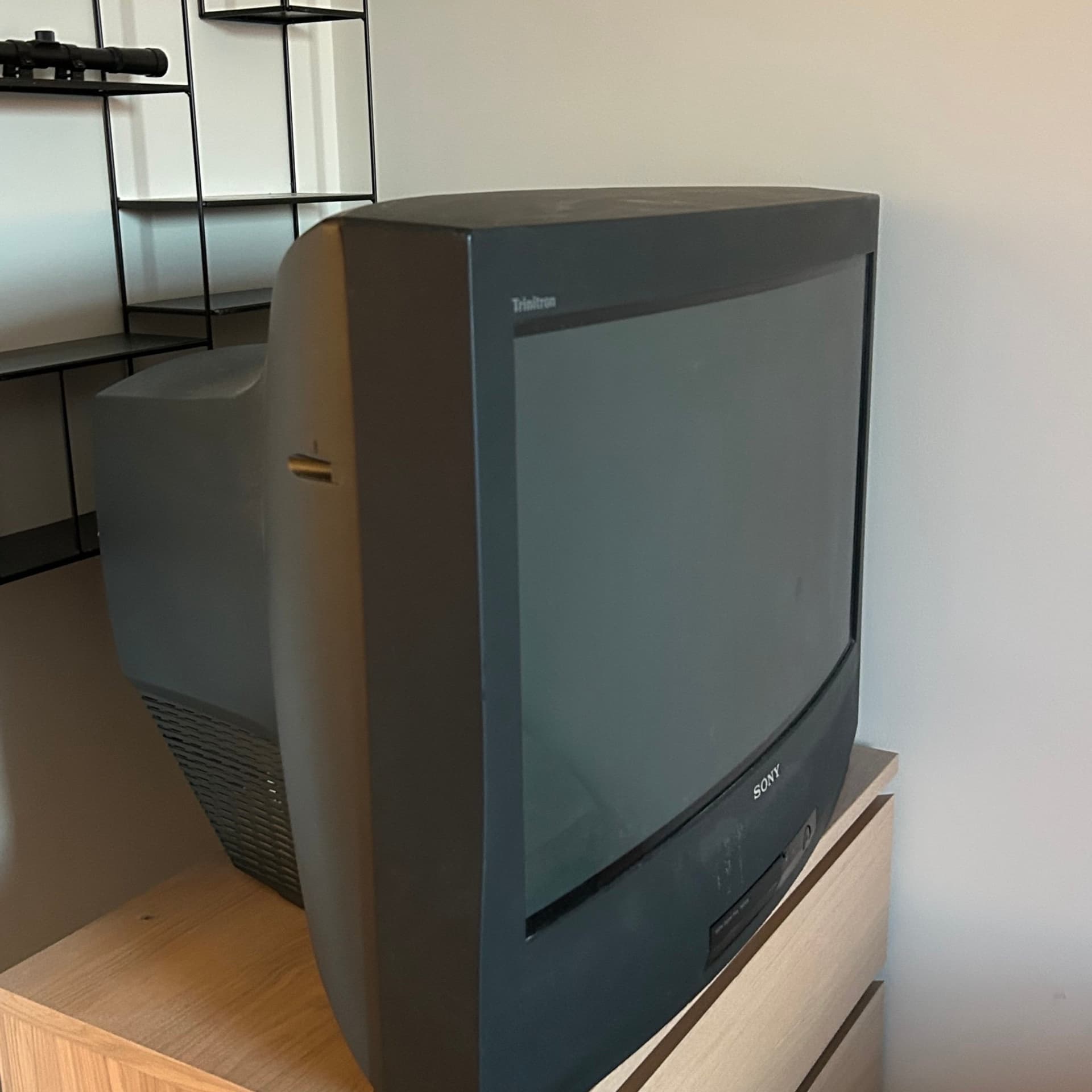 Sony Trinitron CRT - KV-32WF3E