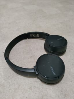 Sony Hörlurar Model WH-CH500