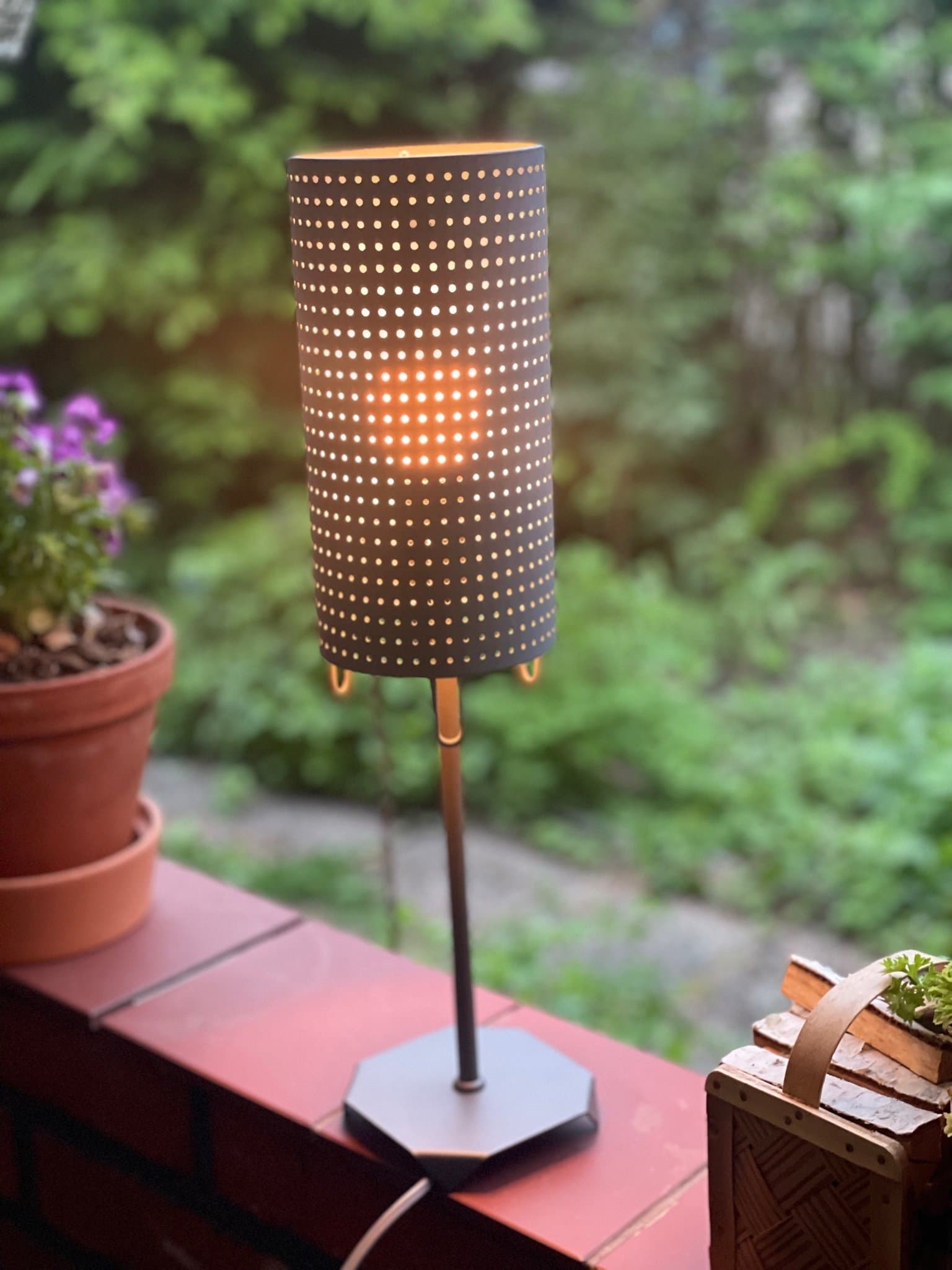 BELID B4276 | Metall | Perforerad Design | 1990-tal | Skandinavisk Modernism