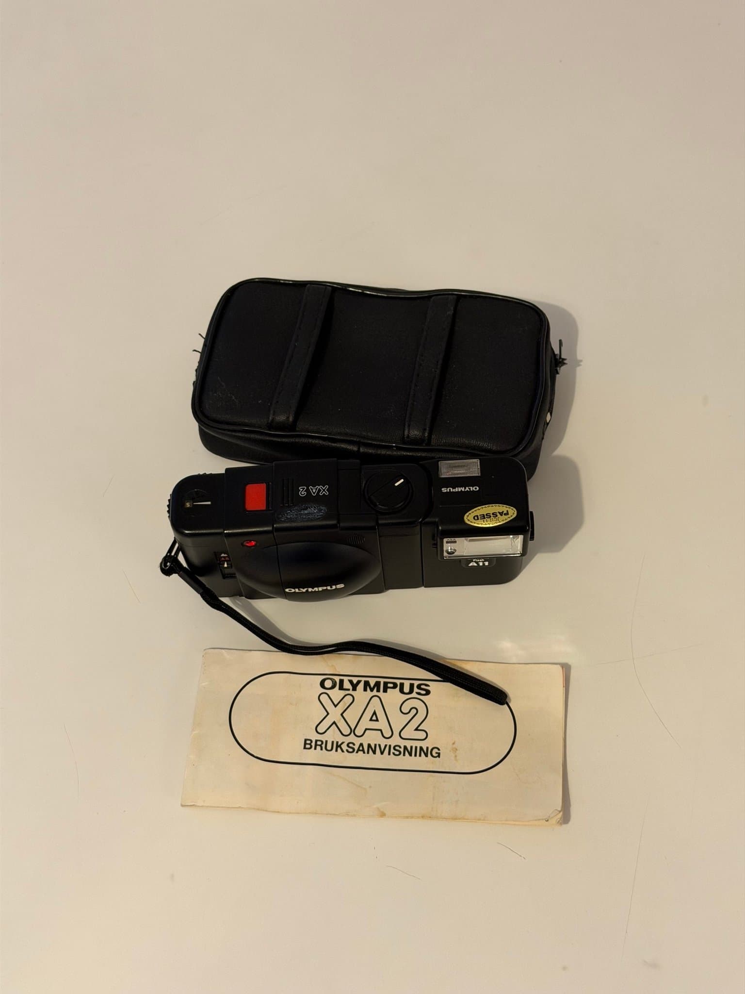 Olympus XA2 analog kamera med originalväska - manual – fint skick