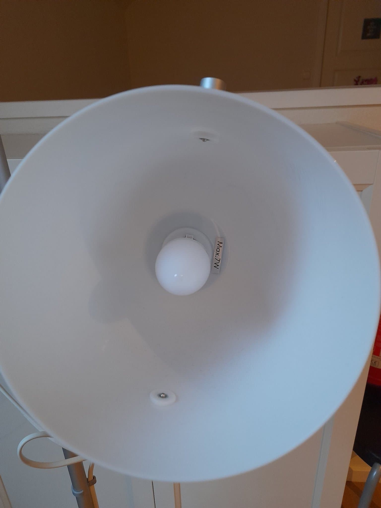 Golvlampa med två justerbara lampor