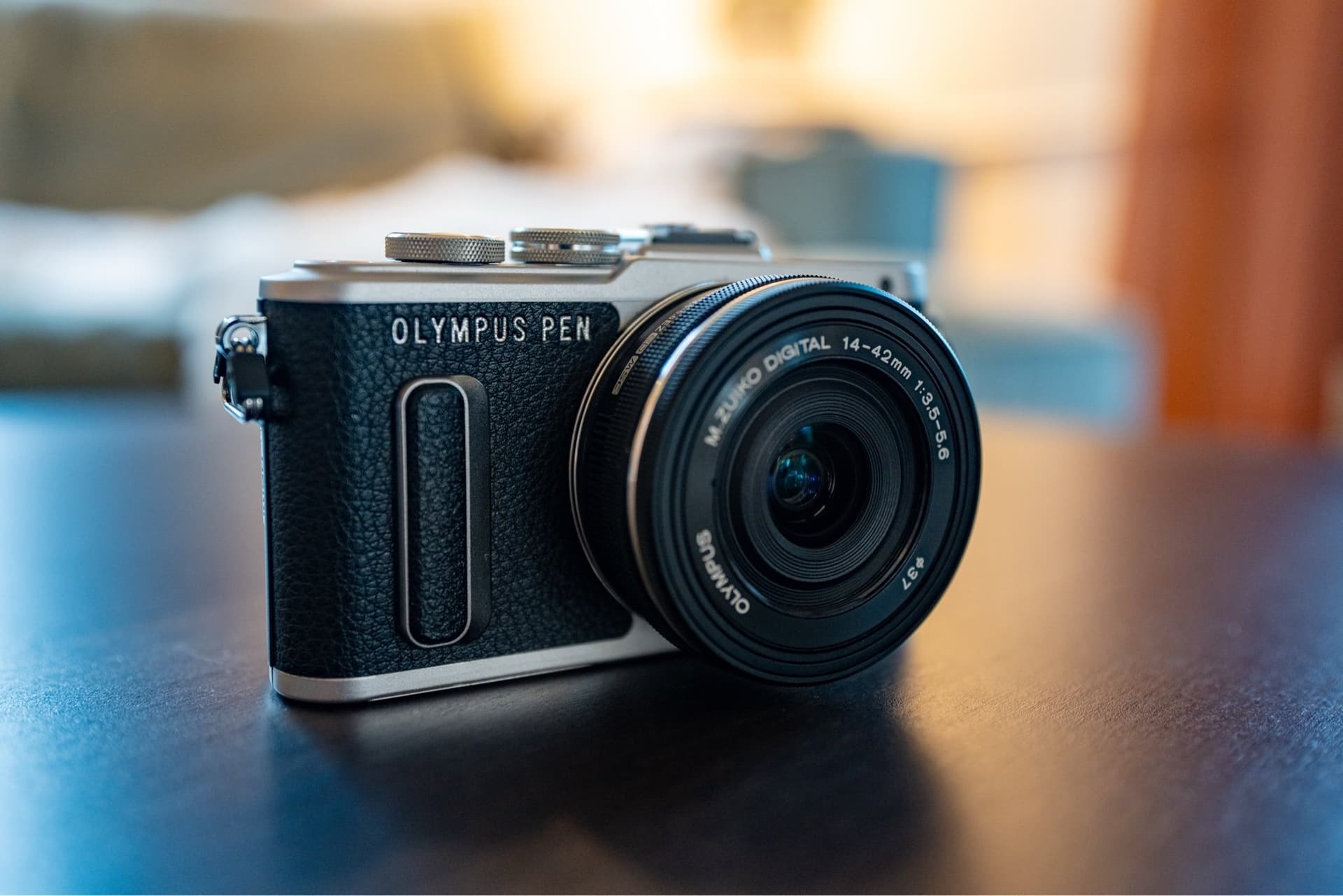 Olympus PEN E-PL8 systemkamera i nyskick