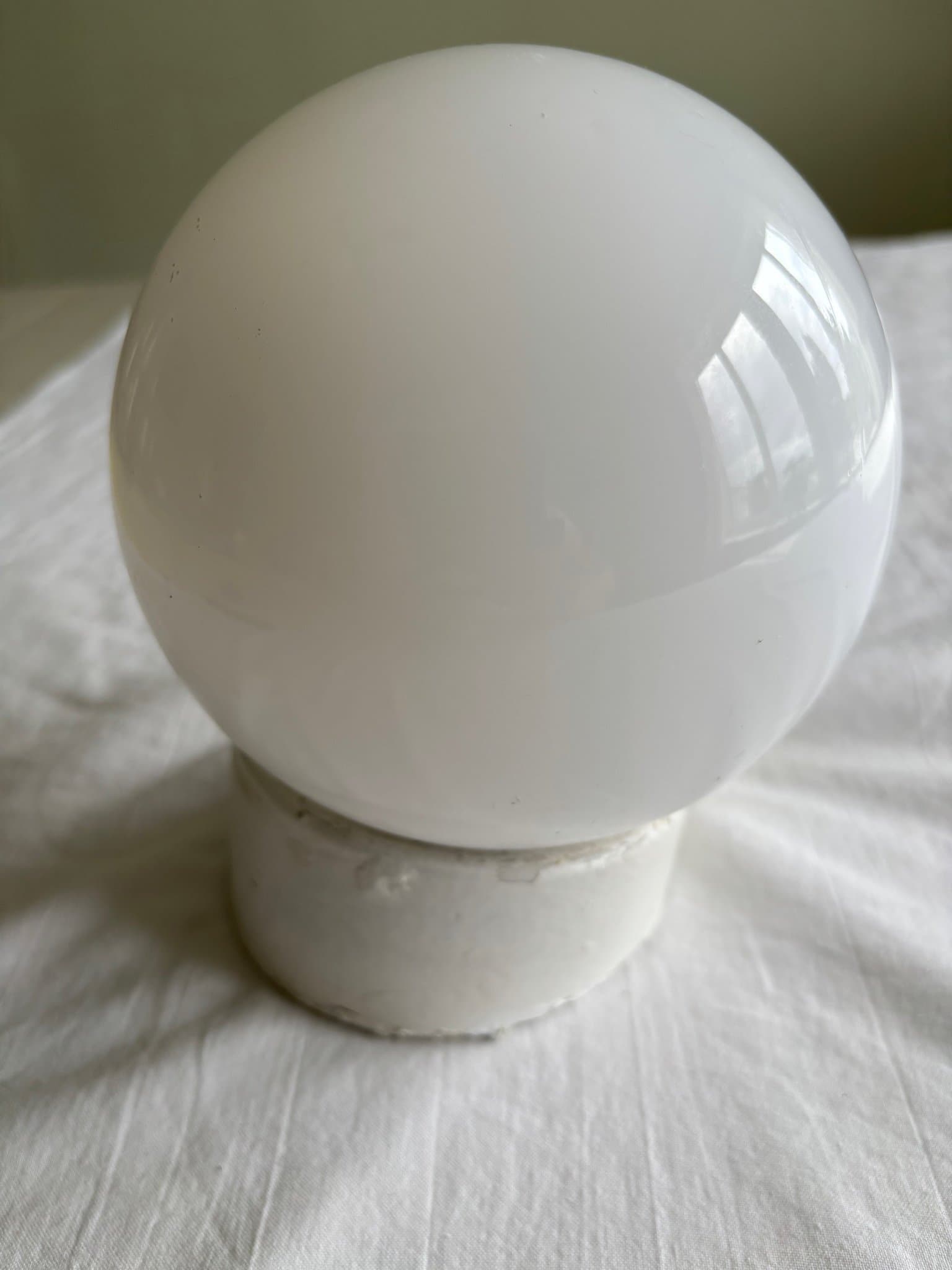 Badrumslampa retro med opalglas