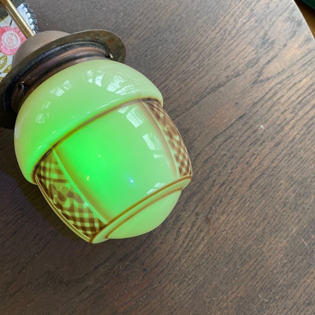 Taklampa i glas 40 talet Art Deco uran glas