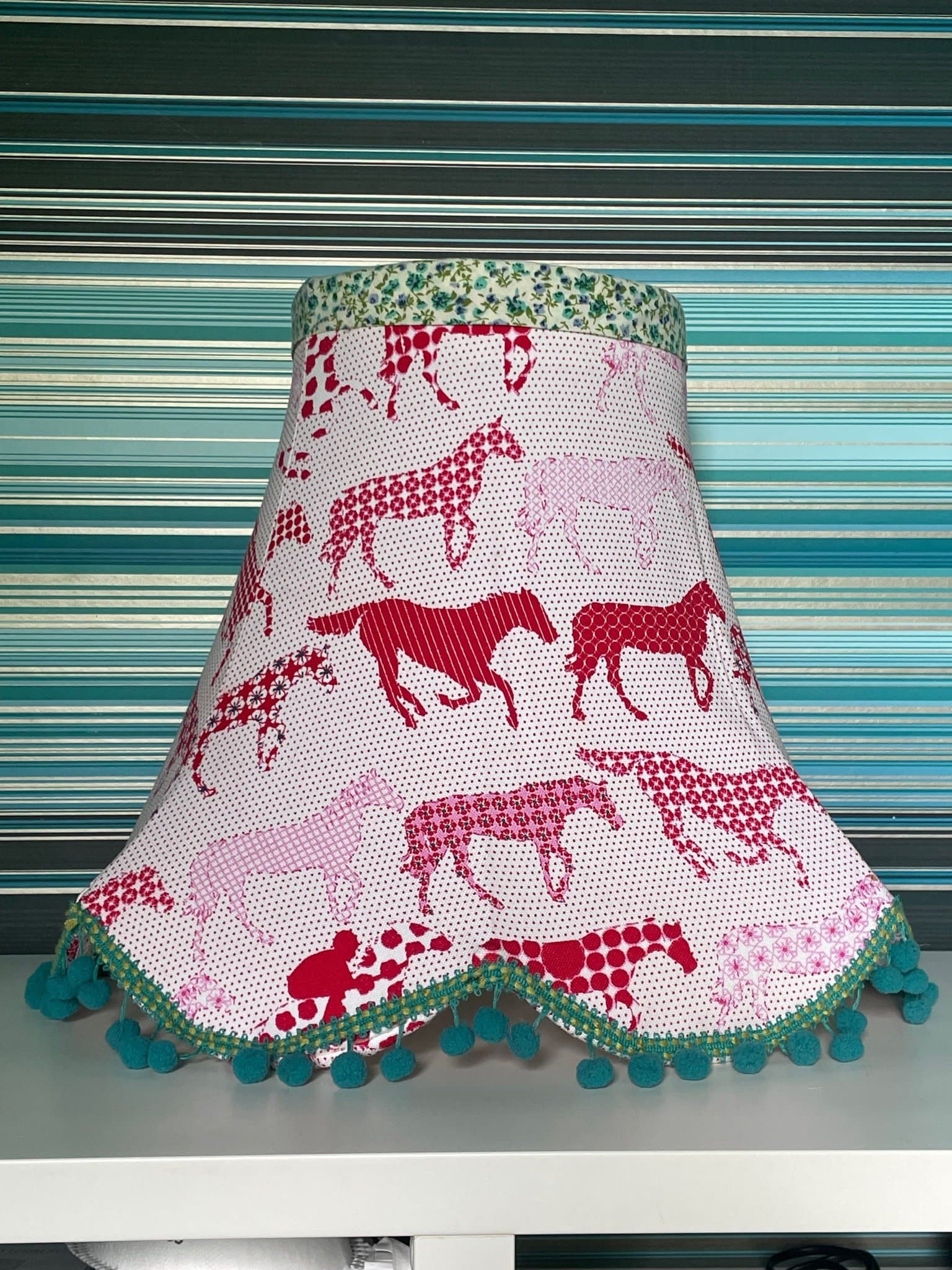 UNIK DALAHÄST-LAMPSKÄRM | Textil | Folkkonst | Skandinavisk
