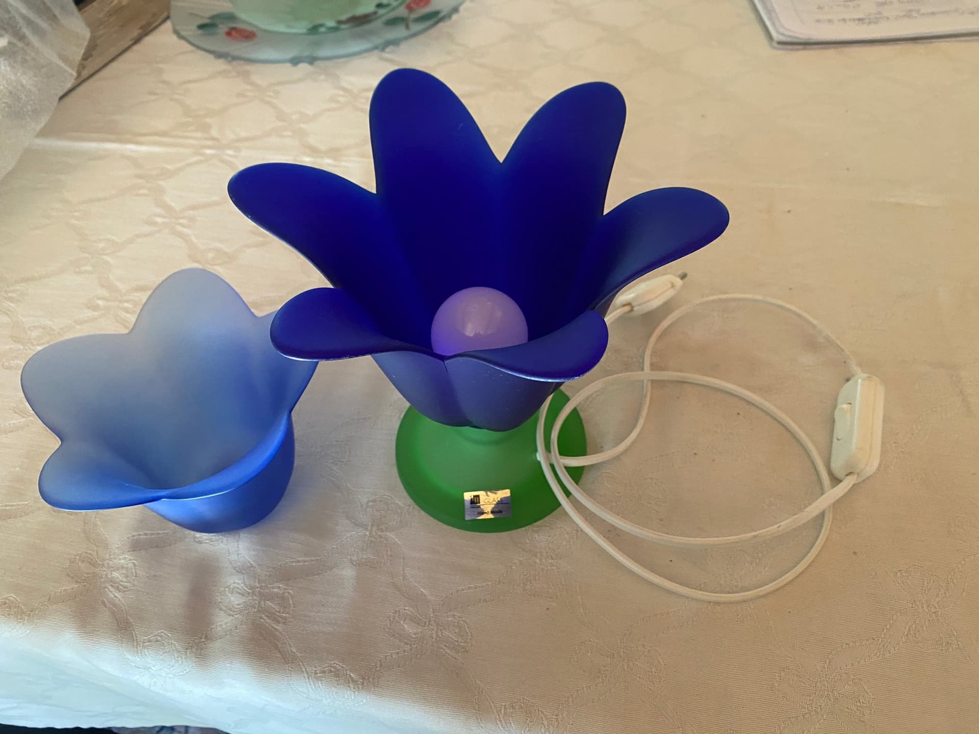 Blå blåklockeblomformad lampa och vas IM GLASS Portugal AVHÄMTNING