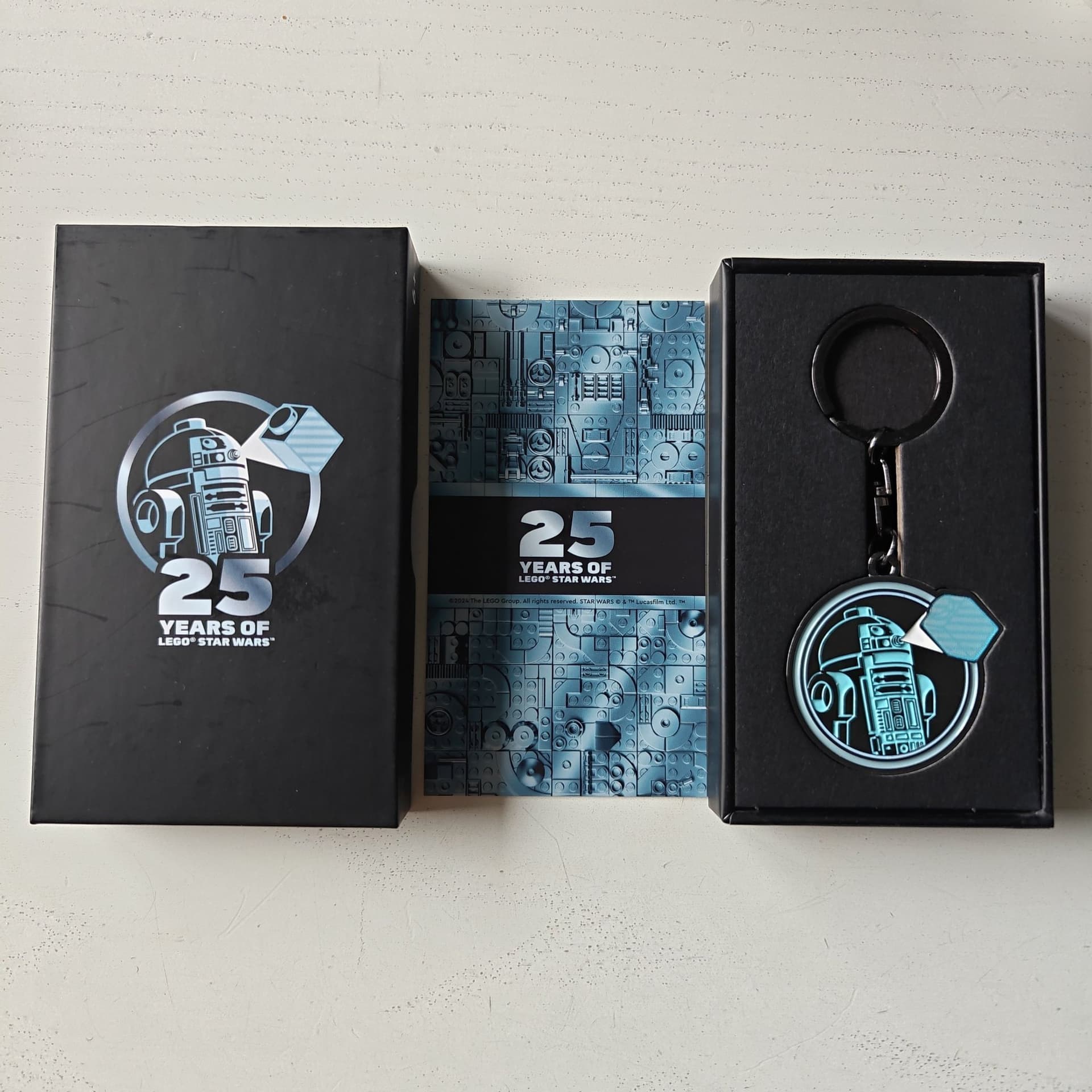 LEGO Star Wars 25th Anniversary R2-D2 Keyring - Limited Edition Keychain