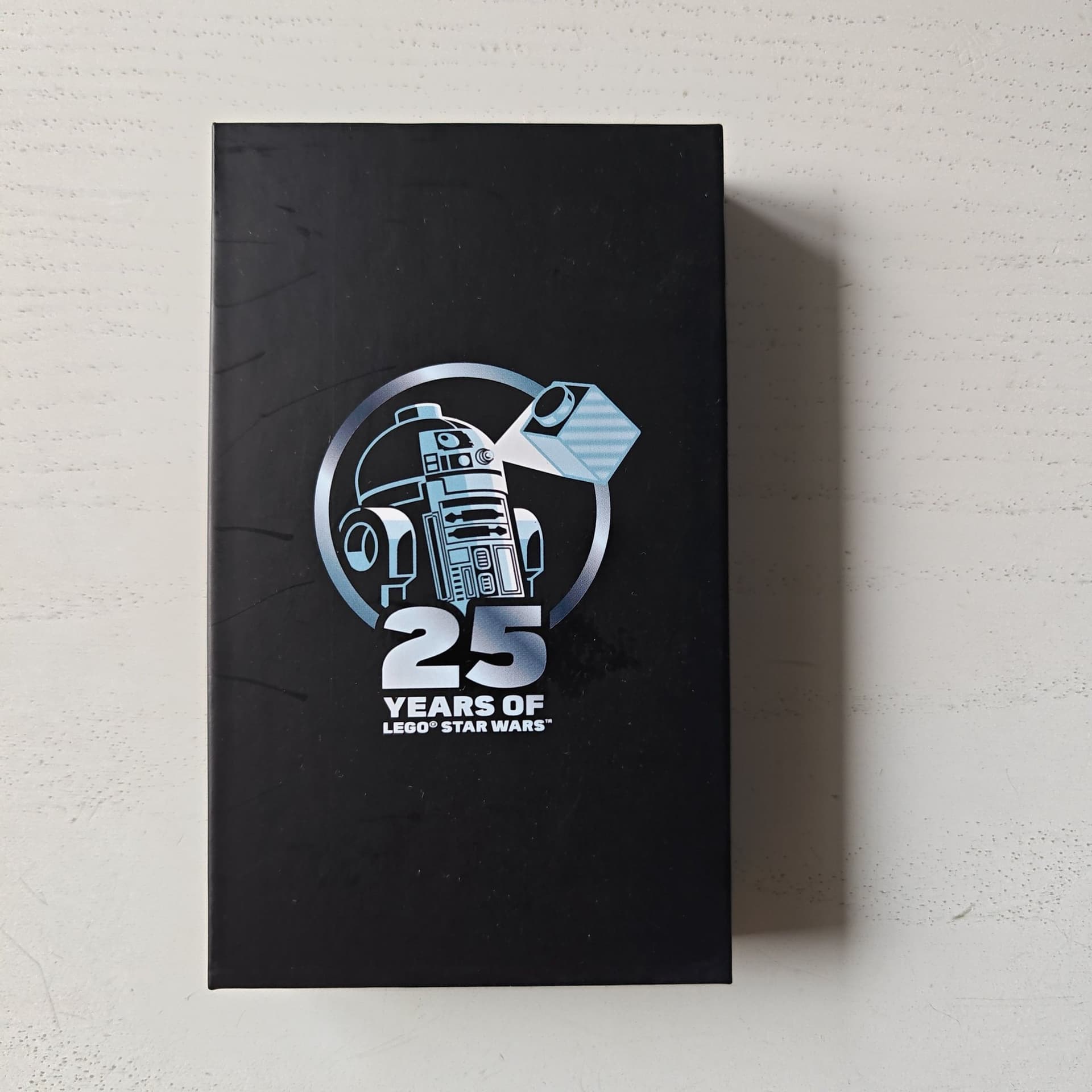 LEGO Star Wars 25th Anniversary R2-D2 Keyring - Limited Edition Keychain
