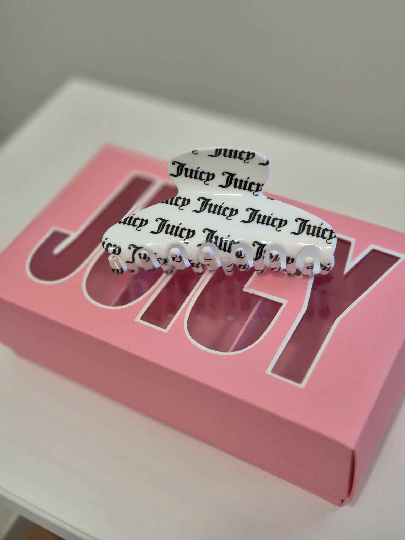 Hårklämma med Juicy Couture svart-vit