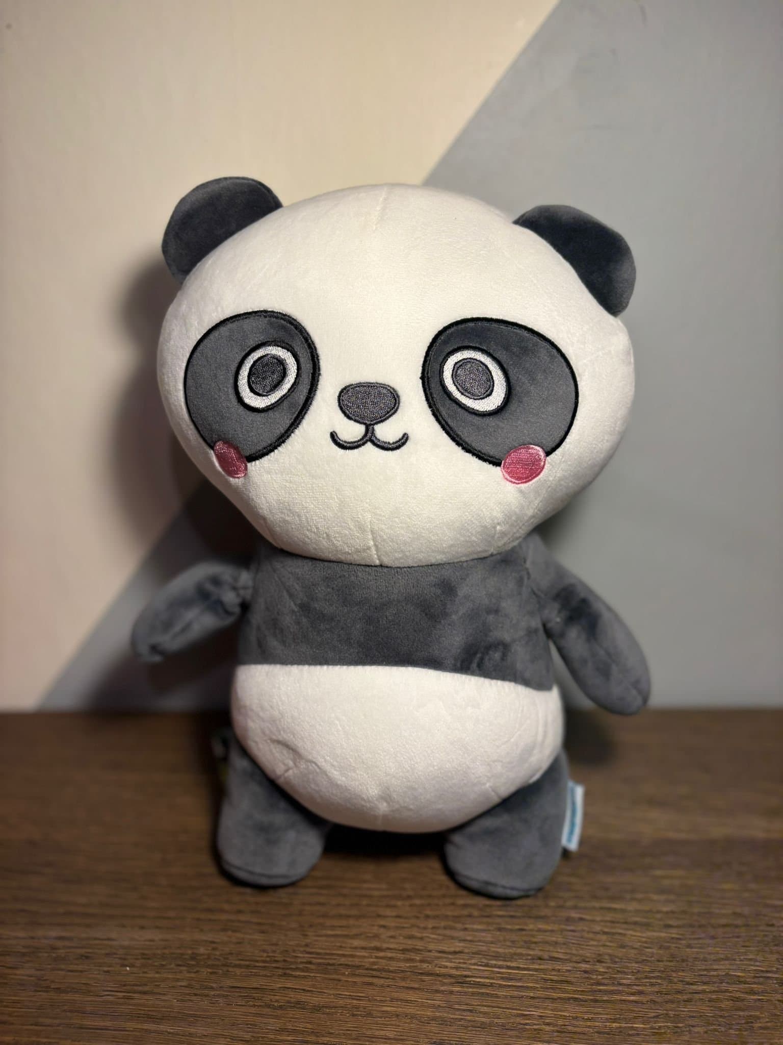 Swapseazzz Adoramals Susu the Panda – 2-i-1 Plysch Resekudde & Leksak