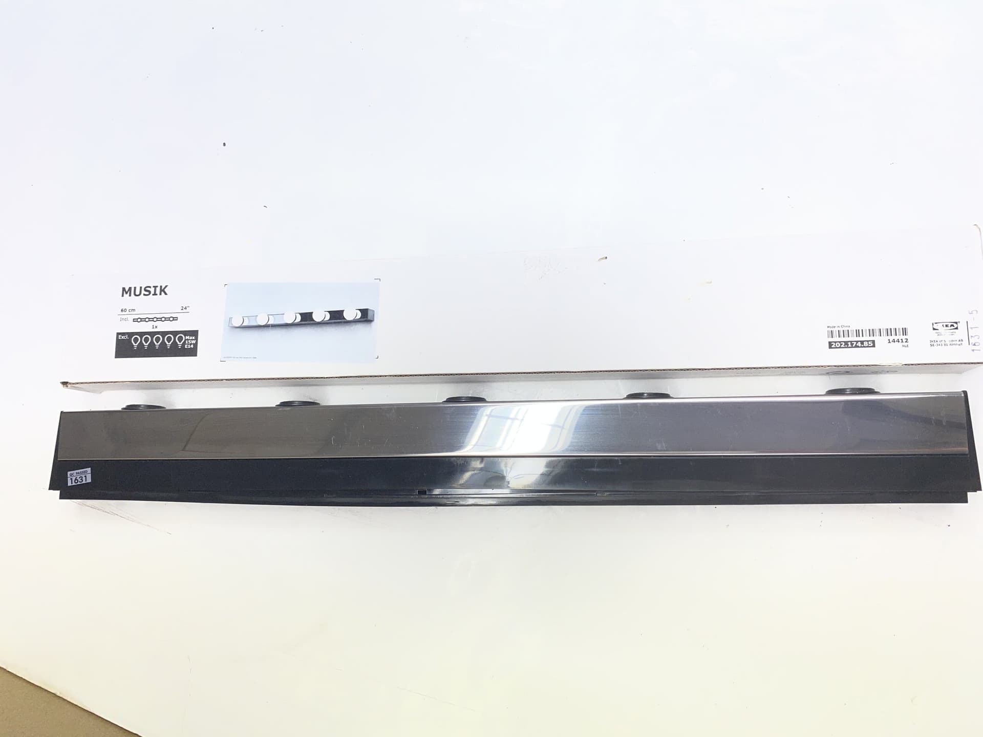 IKEA MUSIK 2 stycken vägglampa varav en kvar i förpackning, 60 cm. FRI FRAKT