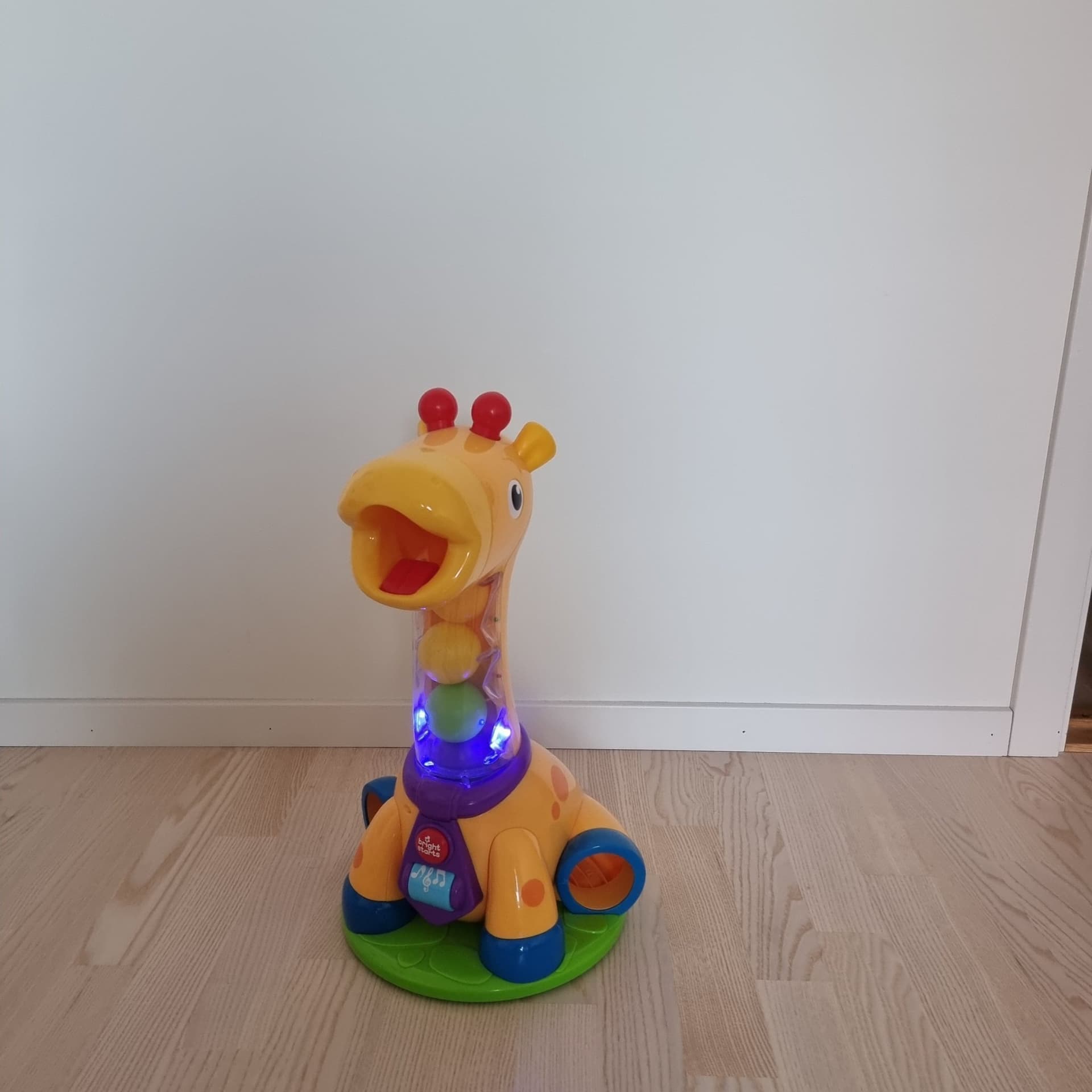 Bright Starts Giraff Leksak - music and light
